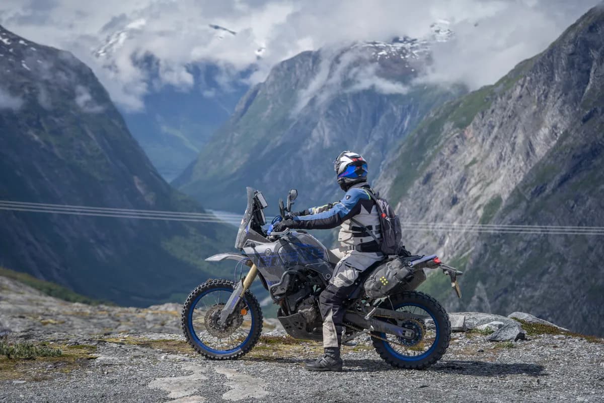 Motorcross met Campfire Vans